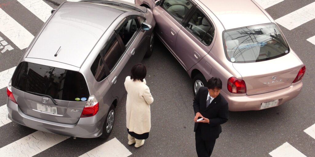 Ter boas maneiras no trânsito é importante, não apenas para trazer mais civilidade ao cotidiano, mas principalmente para não gerar conflitos e stress na hora de dirigir, o que pode causar acidentes e colocar em risco...
