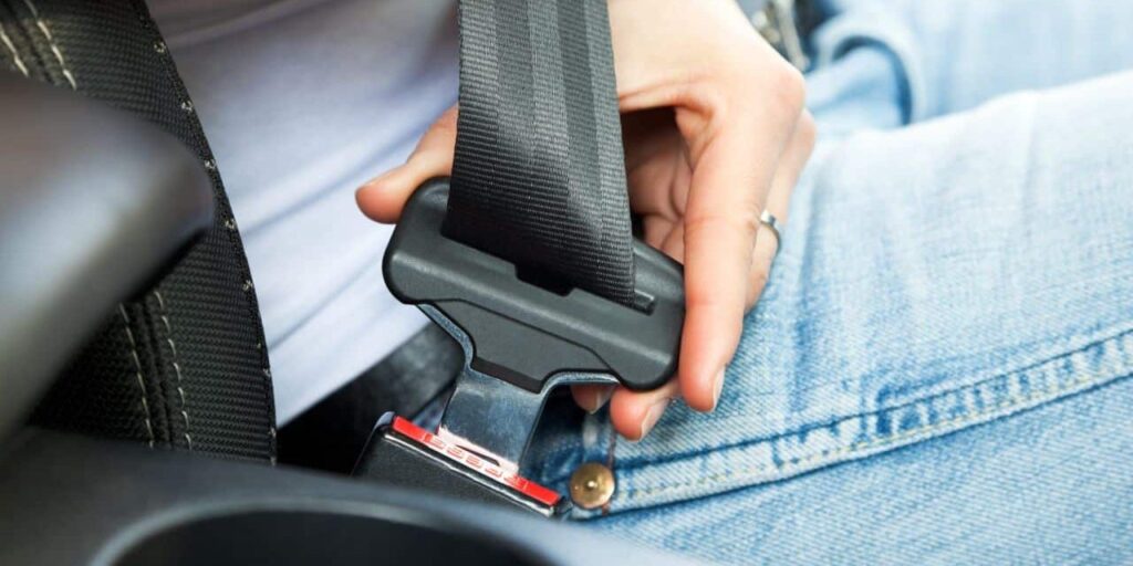 Você sabia que em casos de colisão, o cinto de segurança aumenta em 50% a proteção dos passageiros? O uso do cinto de segurança não, é algo opcional nos veículos, mas sim essencial para a...